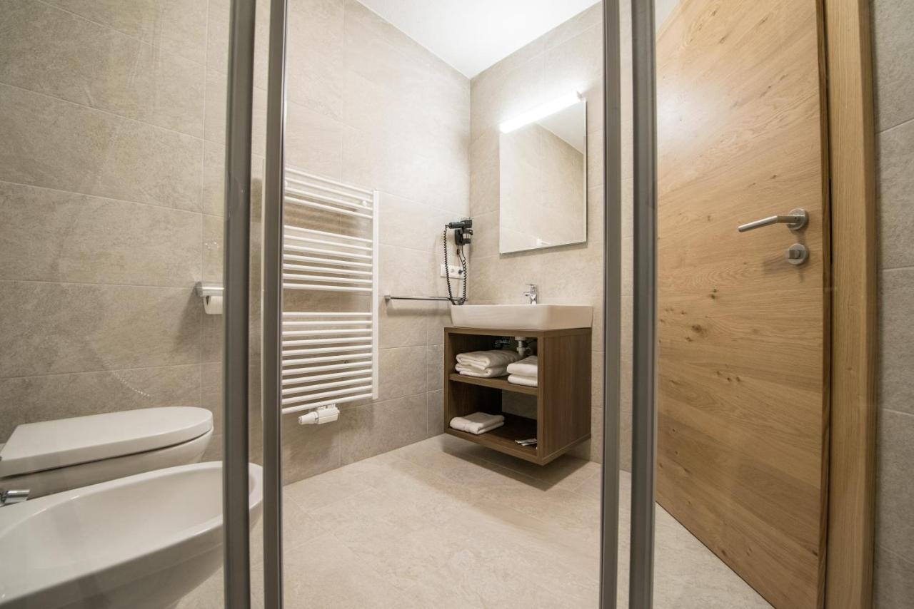 Hotel Bacher Riva di Tures Bagian luar foto