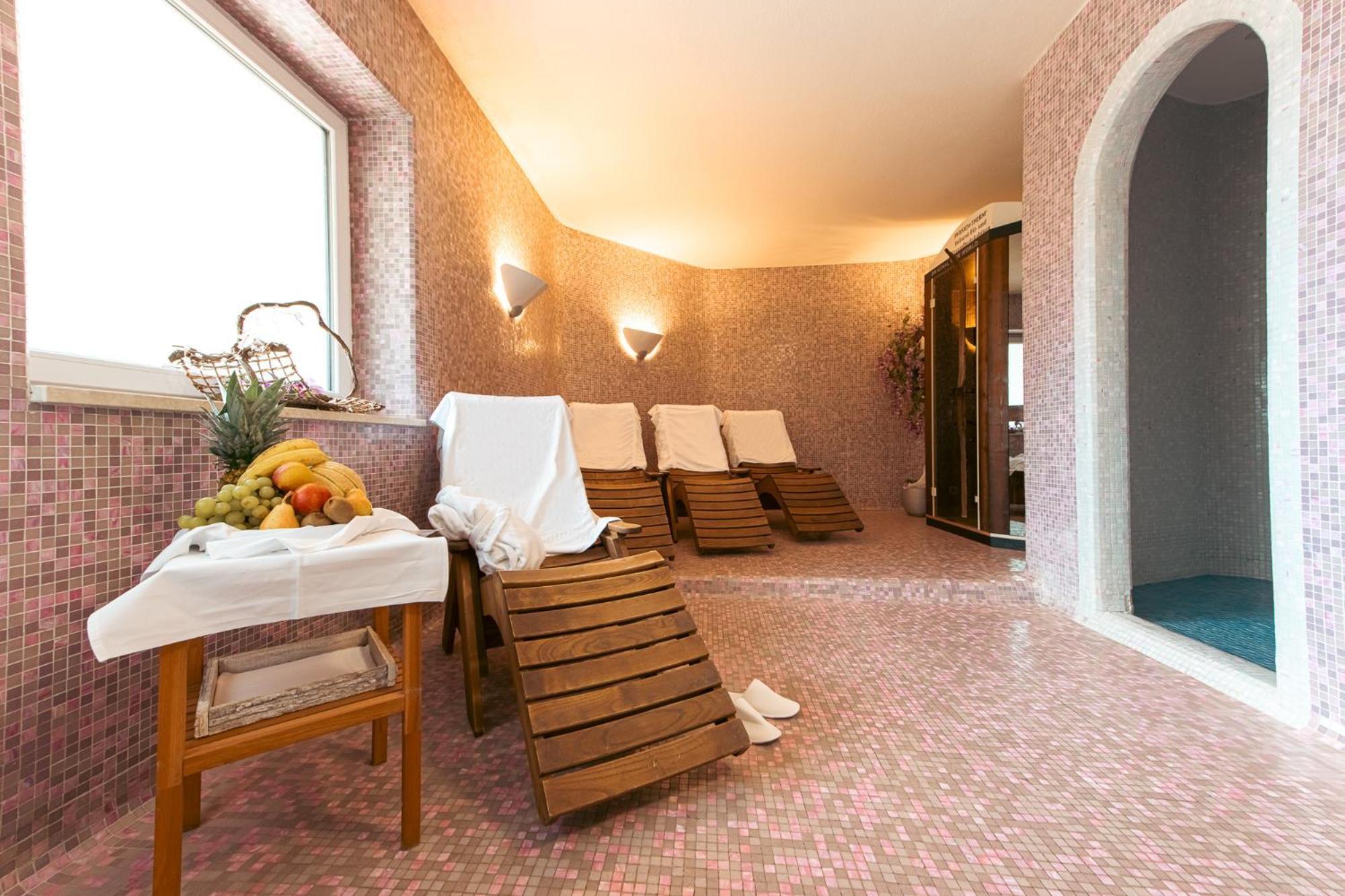 Hotel Bacher Riva di Tures Bagian luar foto