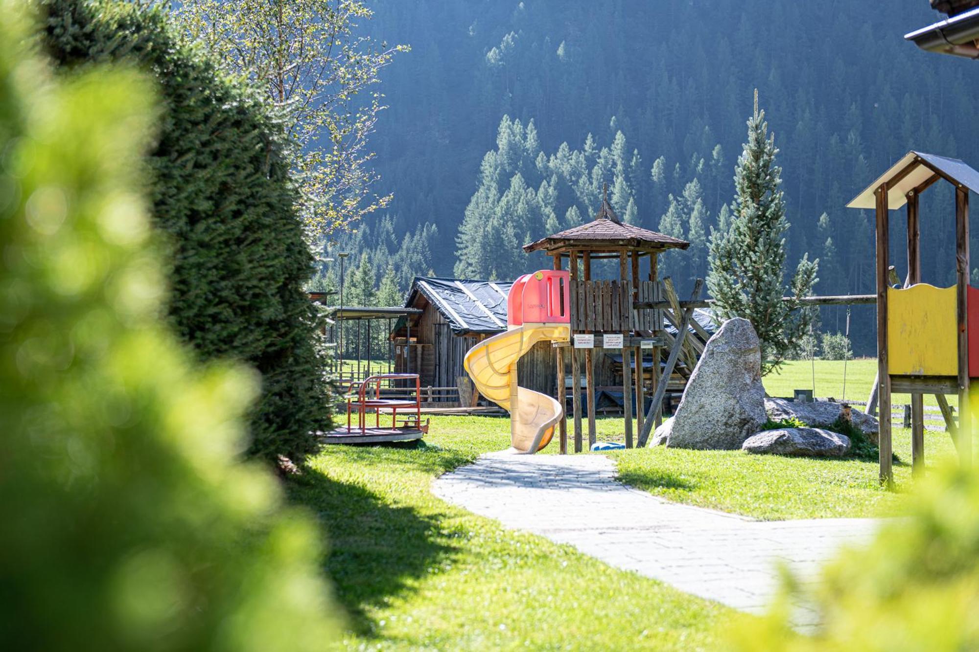 Hotel Bacher Riva di Tures Bagian luar foto