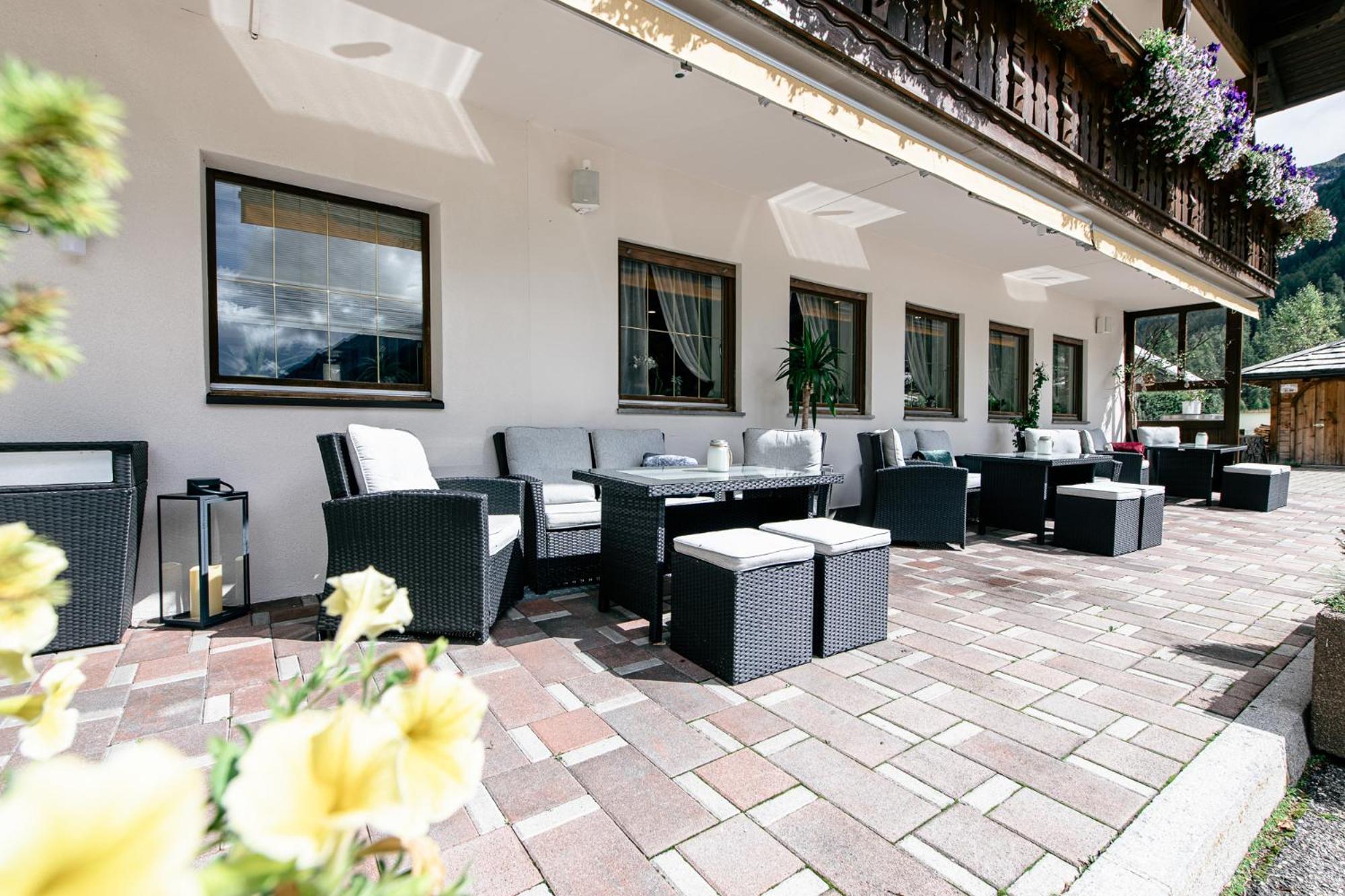 Hotel Bacher Riva di Tures Bagian luar foto