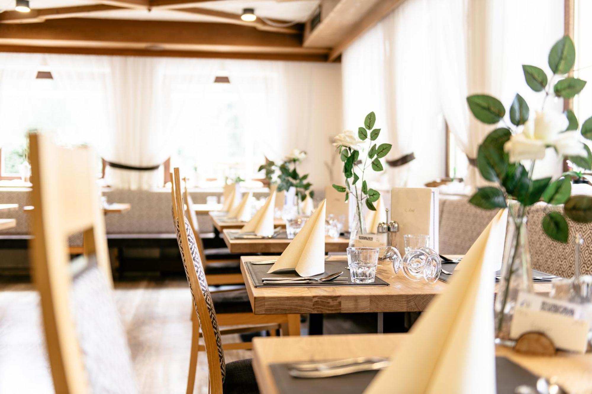 Hotel Bacher Riva di Tures Bagian luar foto