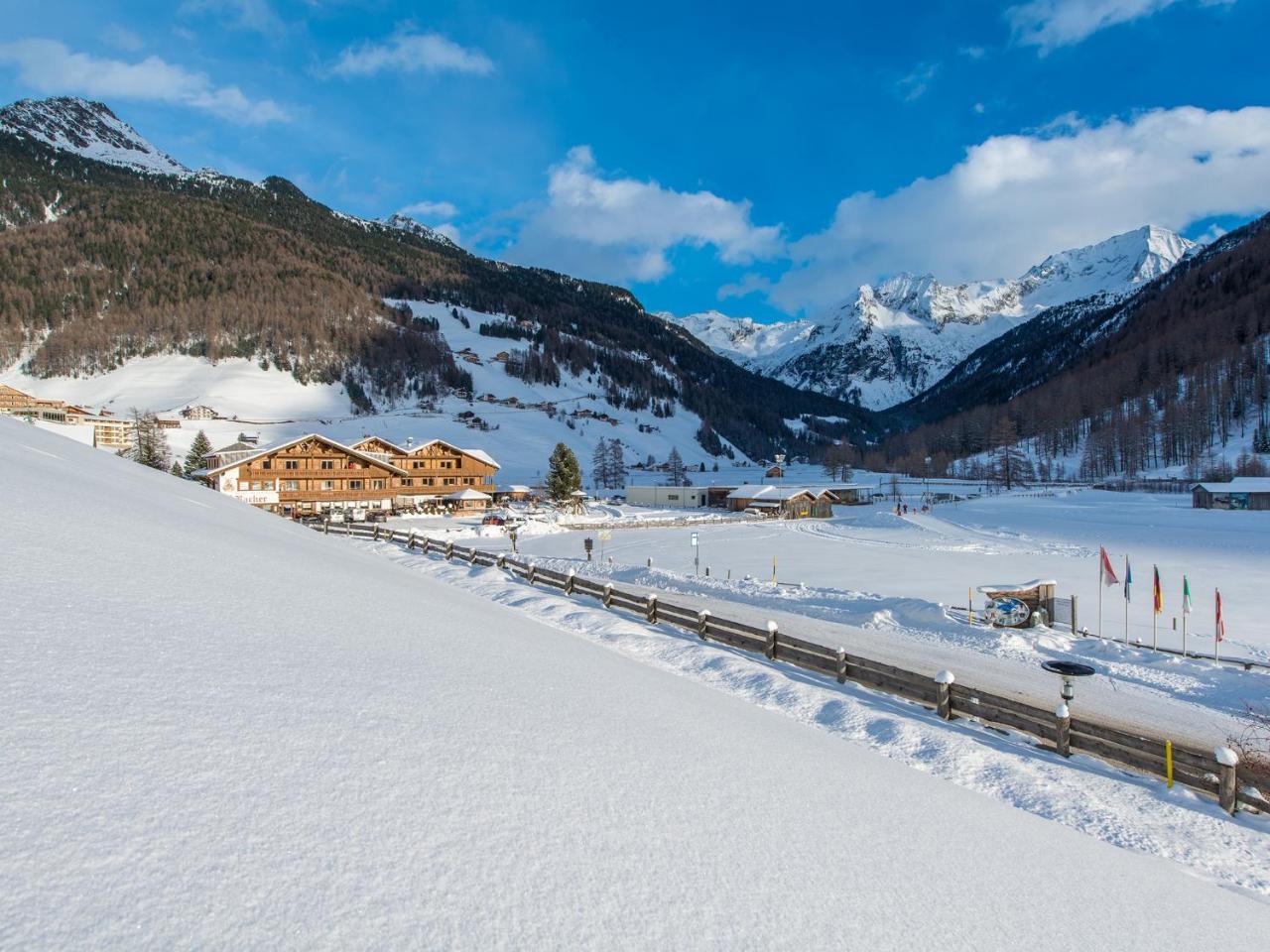 Hotel Bacher Riva di Tures Bagian luar foto